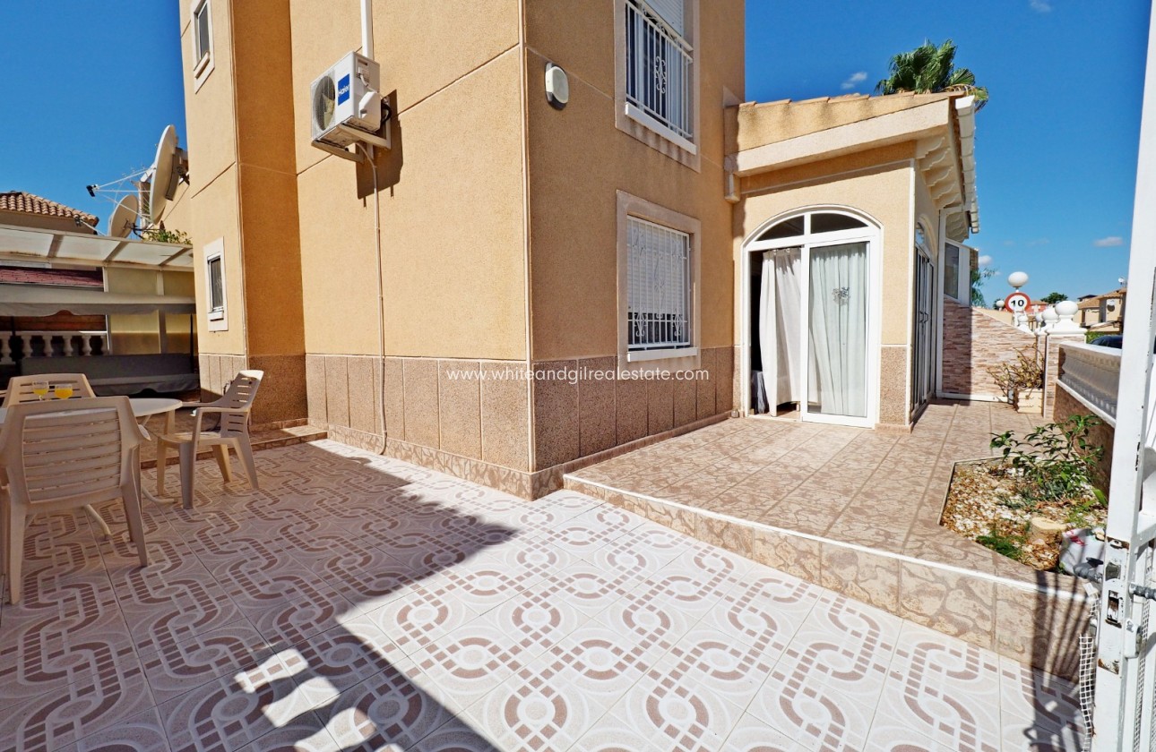 Sale - Bungalow - Torrevieja - Los Balcones - Los Altos del Edén