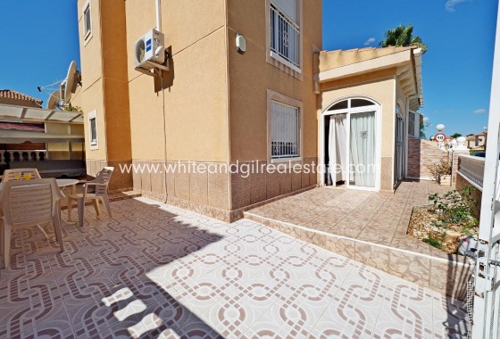 Sale - Bungalow - Torrevieja - Los Balcones - Los Altos del Edén