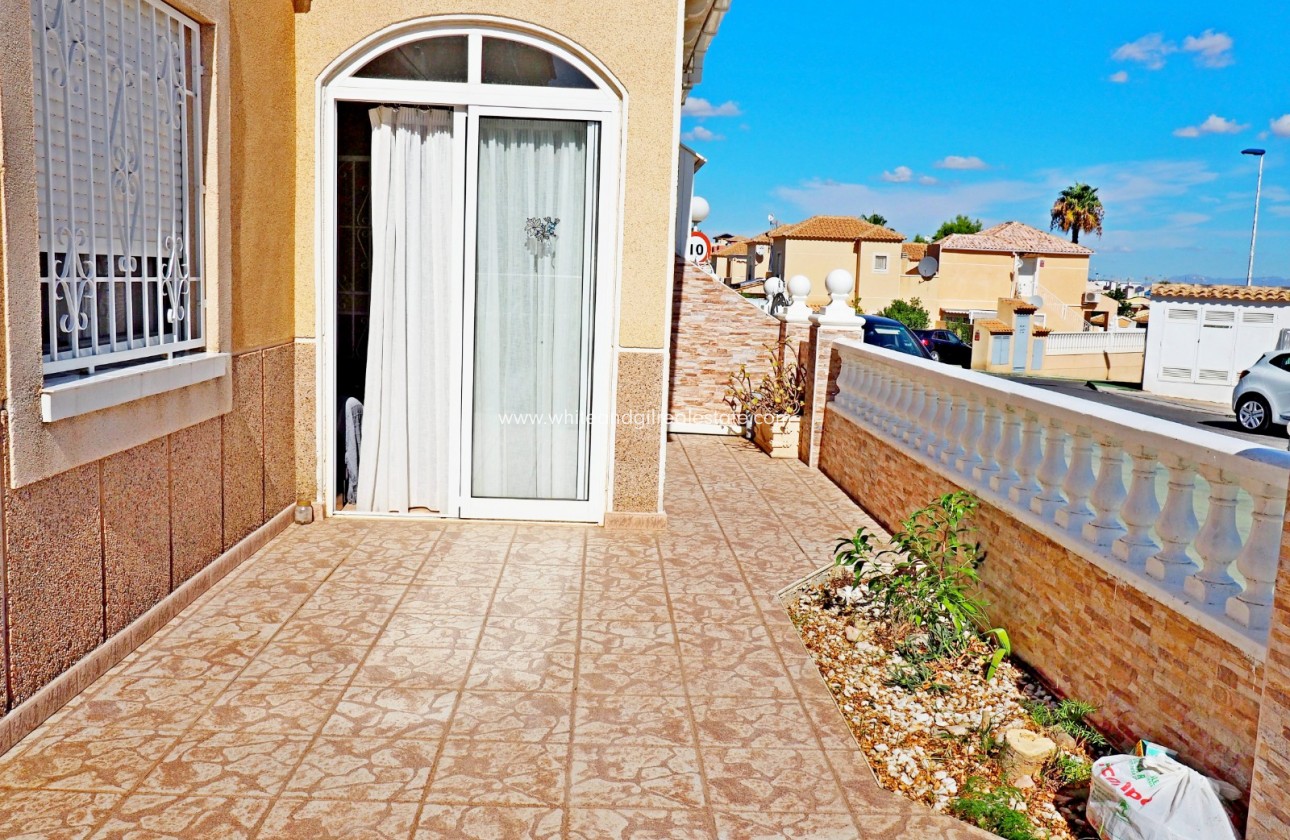 Sale - Bungalow - Torrevieja - Los Balcones - Los Altos del Edén