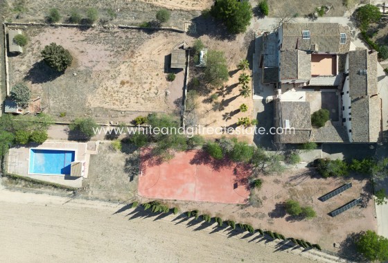 Sale - Country house  - Yecla - Rural location