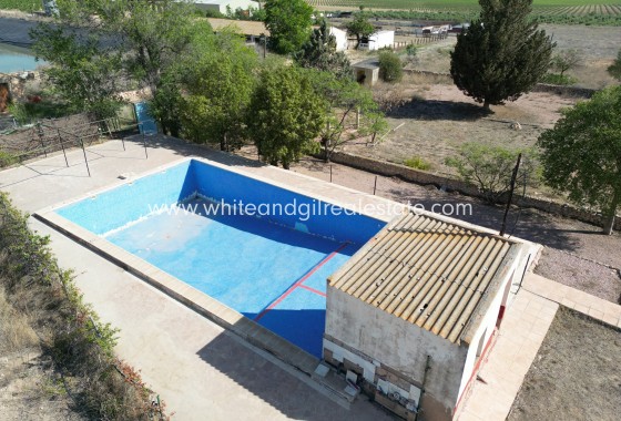 Sale - Country house  - Yecla - Rural location