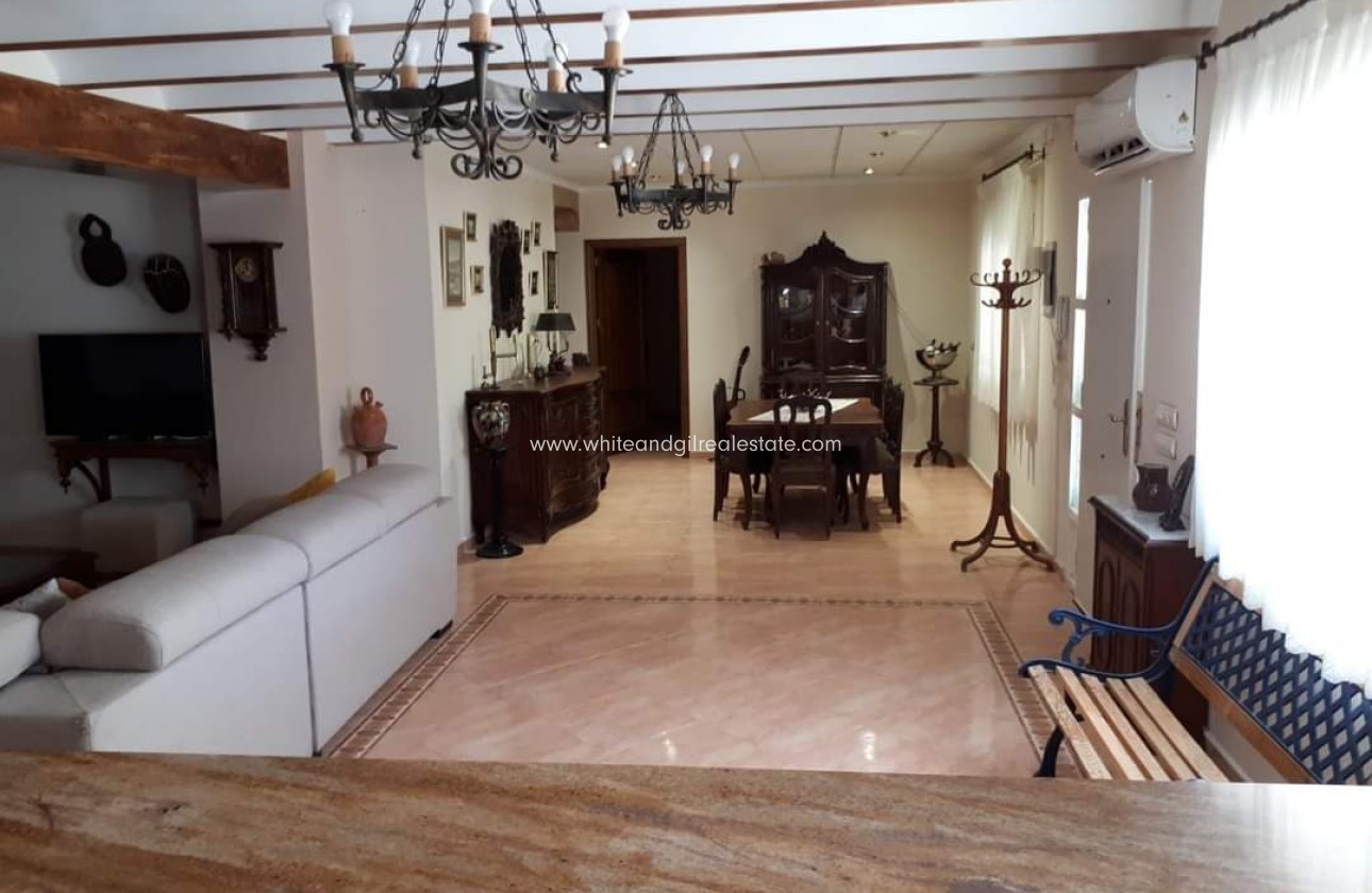 Venta - Chalet / Villa - Villena