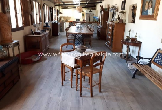 Venta - Chalet / Villa - Villena