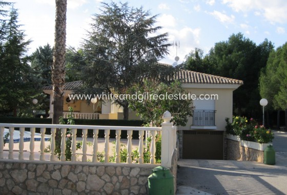 Sale - Villa  - Yecla - Edge of town