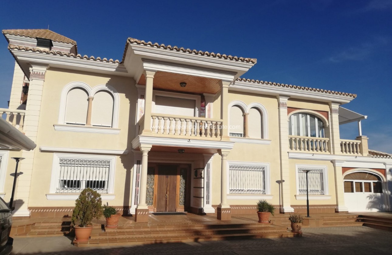 Venta - Chalet / Villa - Yecla