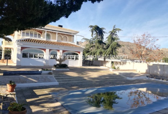 Venta - Chalet / Villa - Yecla