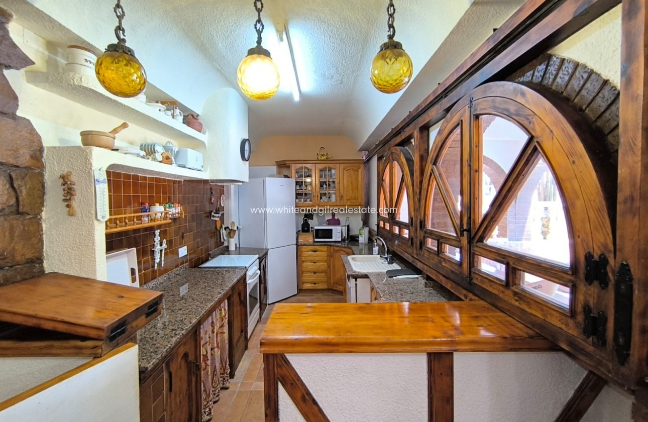 Sale - Villa  - Monovar - Edge of town