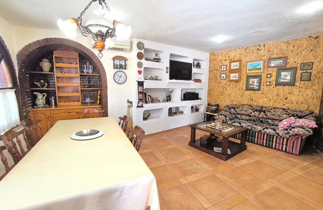 Sale - Villa  - Monovar - Edge of town