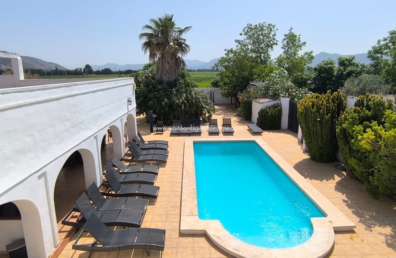 Sale - Villa  - Villena - Rural location