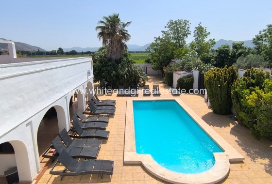 Sale - Villa  - Villena - Rural location