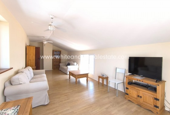 Sale - Villa  - Villena - Rural location