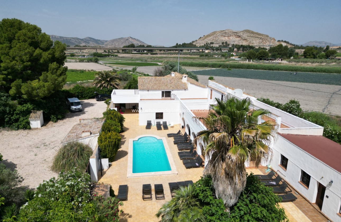 Sale - Villa  - Villena - Rural location
