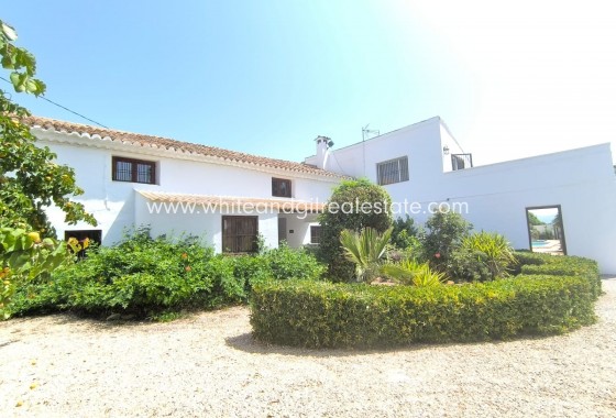 Sale - Villa  - Villena - Rural location