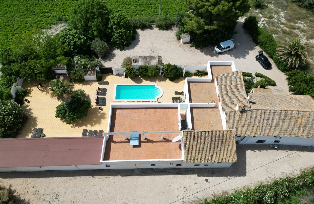 Sale - Villa  - Villena - Rural location