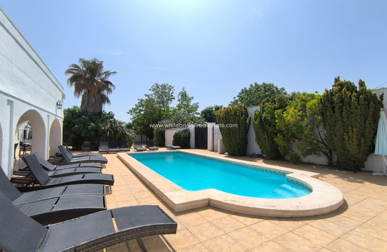 Sale - Villa  - Villena - Rural location