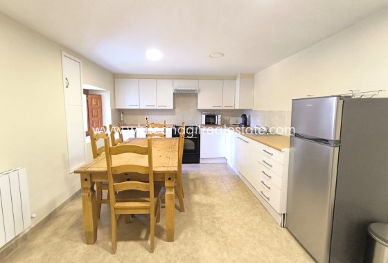 Sale - Villa  - Villena - Rural location