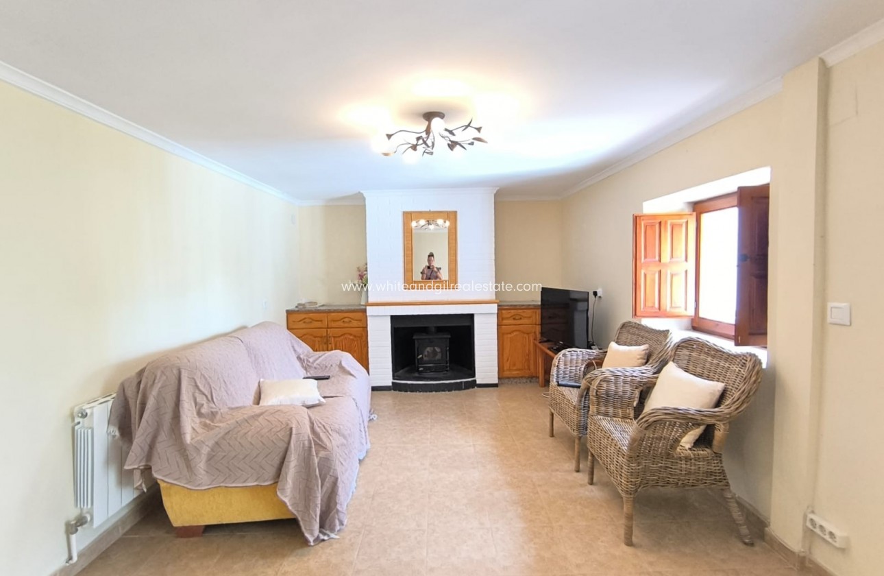 Sale - Villa  - Villena - Rural location