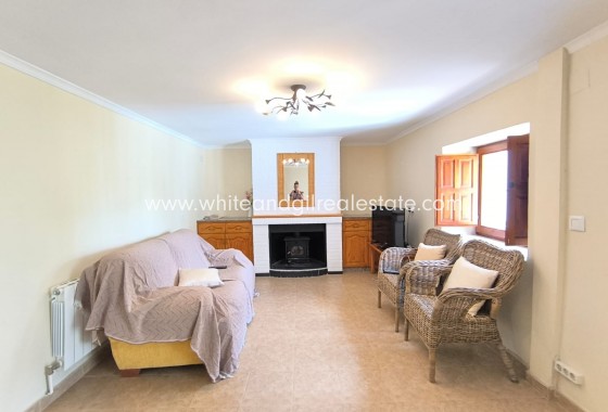 Sale - Villa  - Villena - Rural location