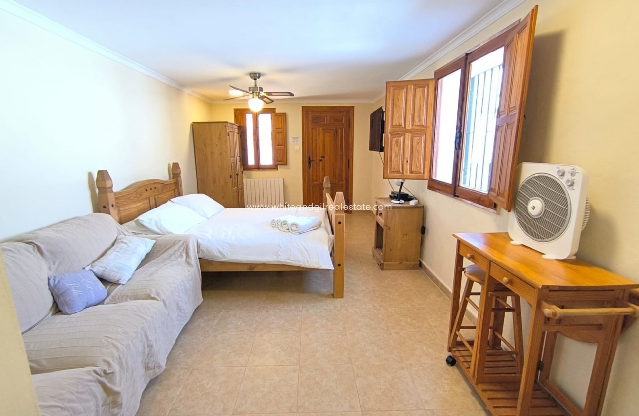 Sale - Villa  - Villena - Rural location