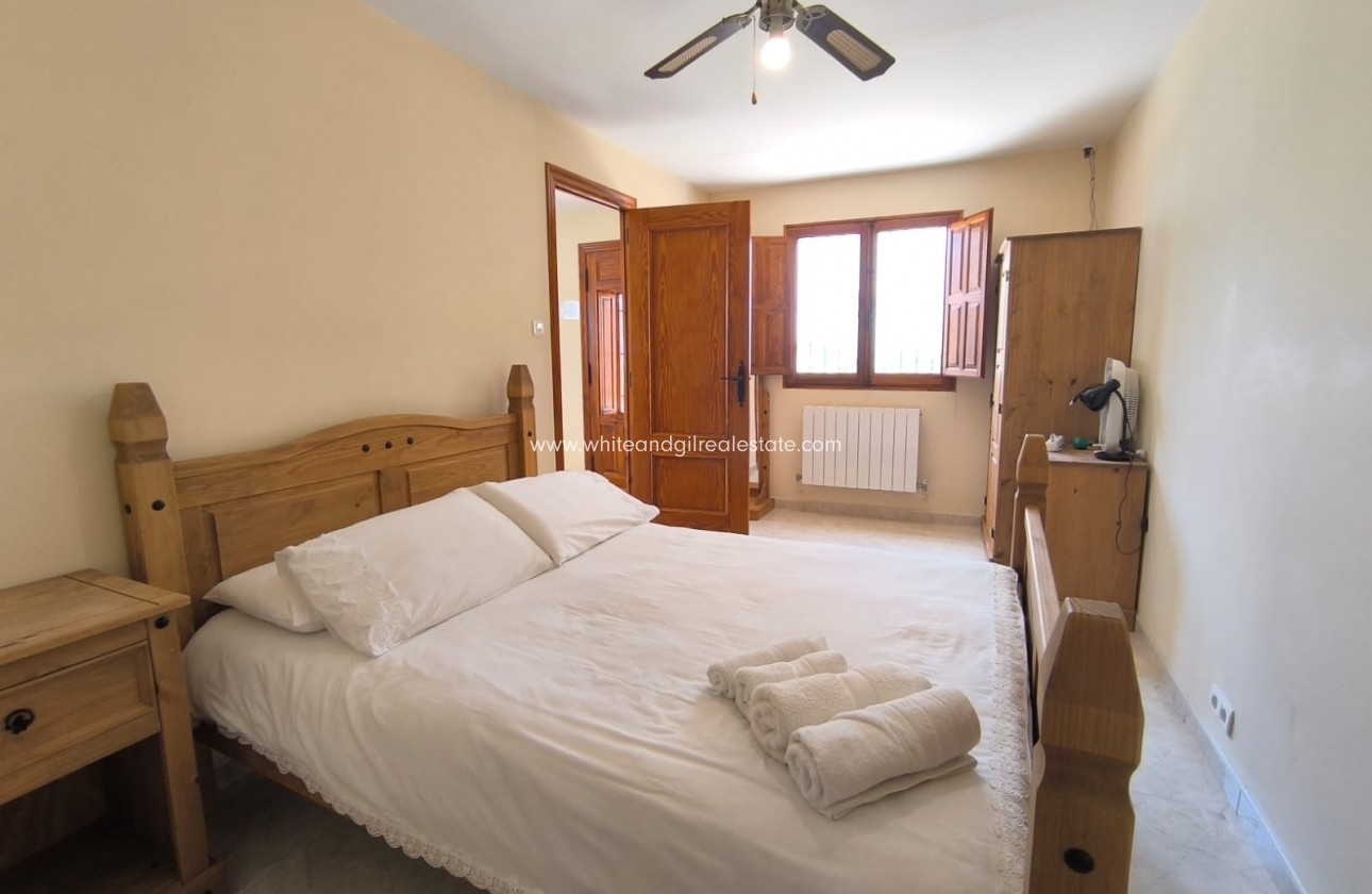 Sale - Villa  - Villena - Rural location