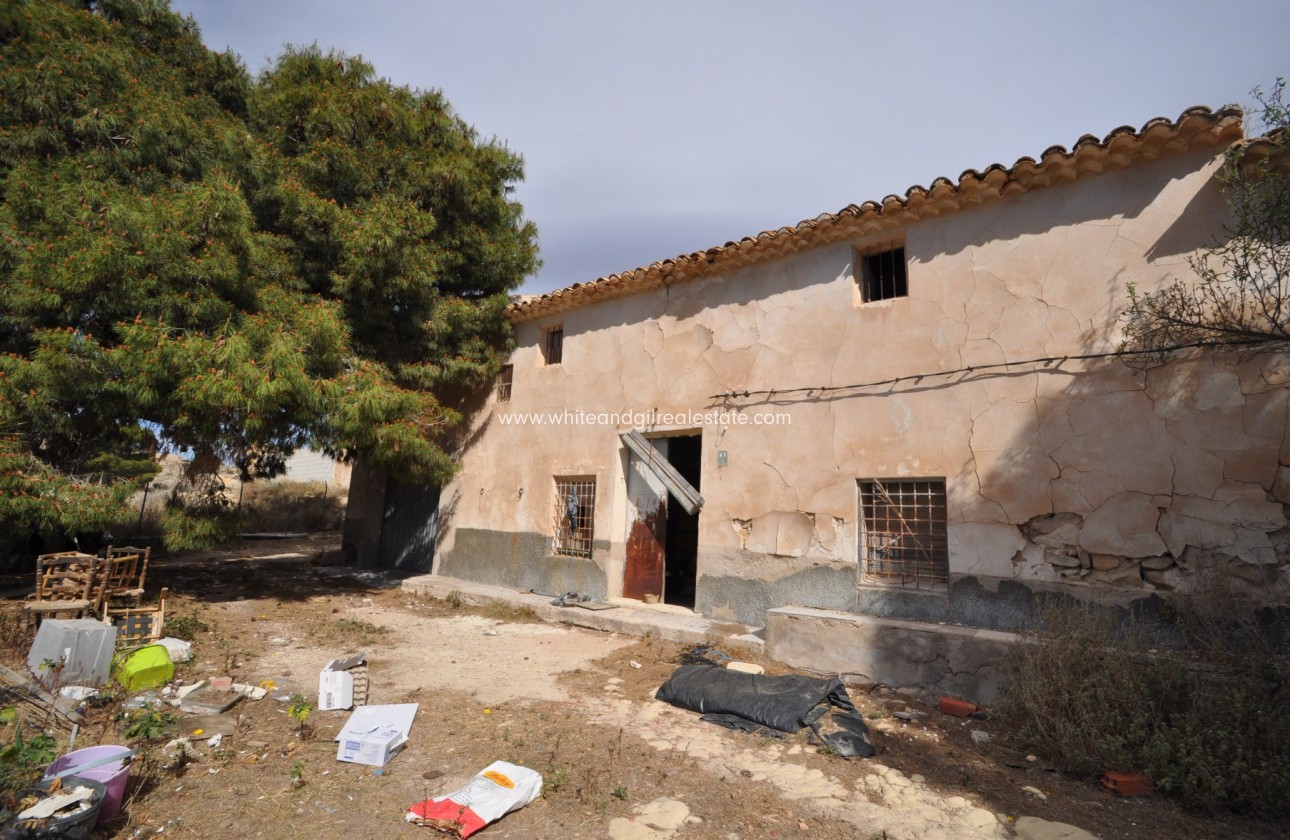 Sale - Country house  - Monovar - Rural location