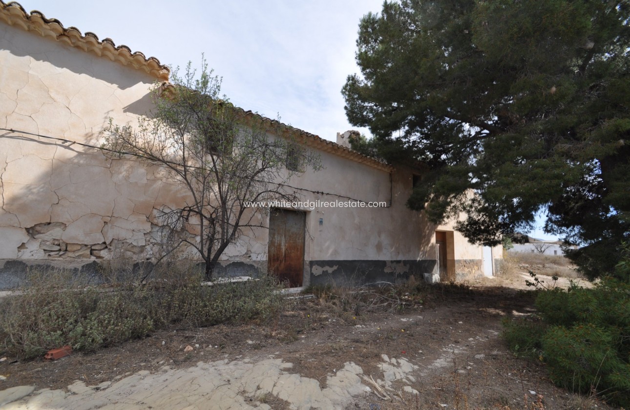 Sale - Country house  - Monovar - Rural location