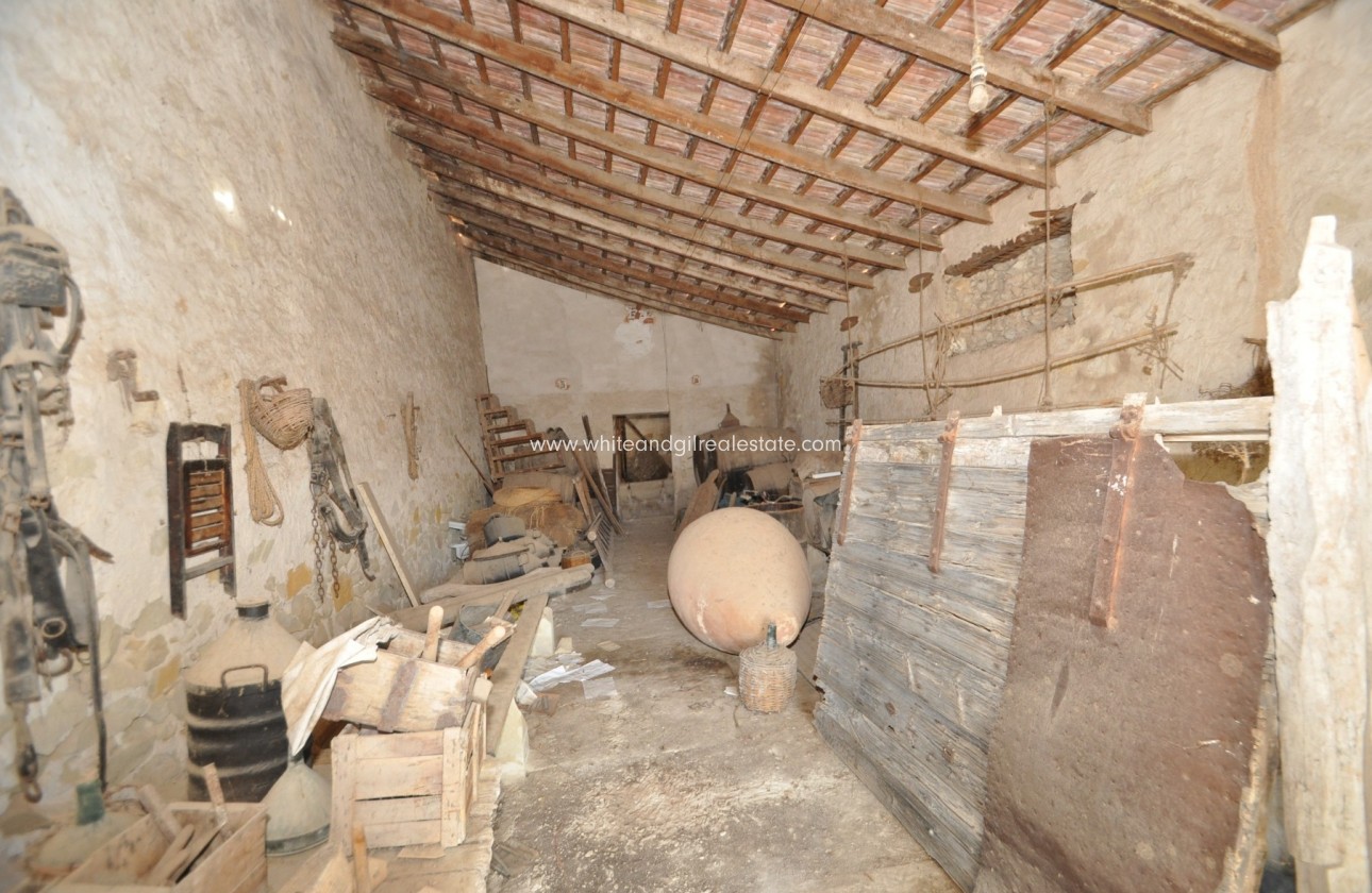 Sale - Country house  - Monovar - Rural location