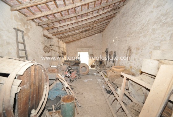 Sale - Country house  - Monovar - Rural location