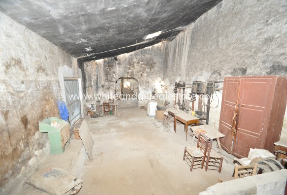 Sale - Country house  - Monovar - Rural location