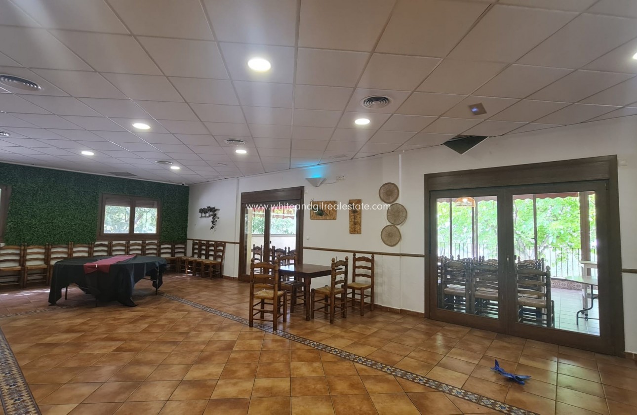 Sale - Villa  - Petrer - Rural location