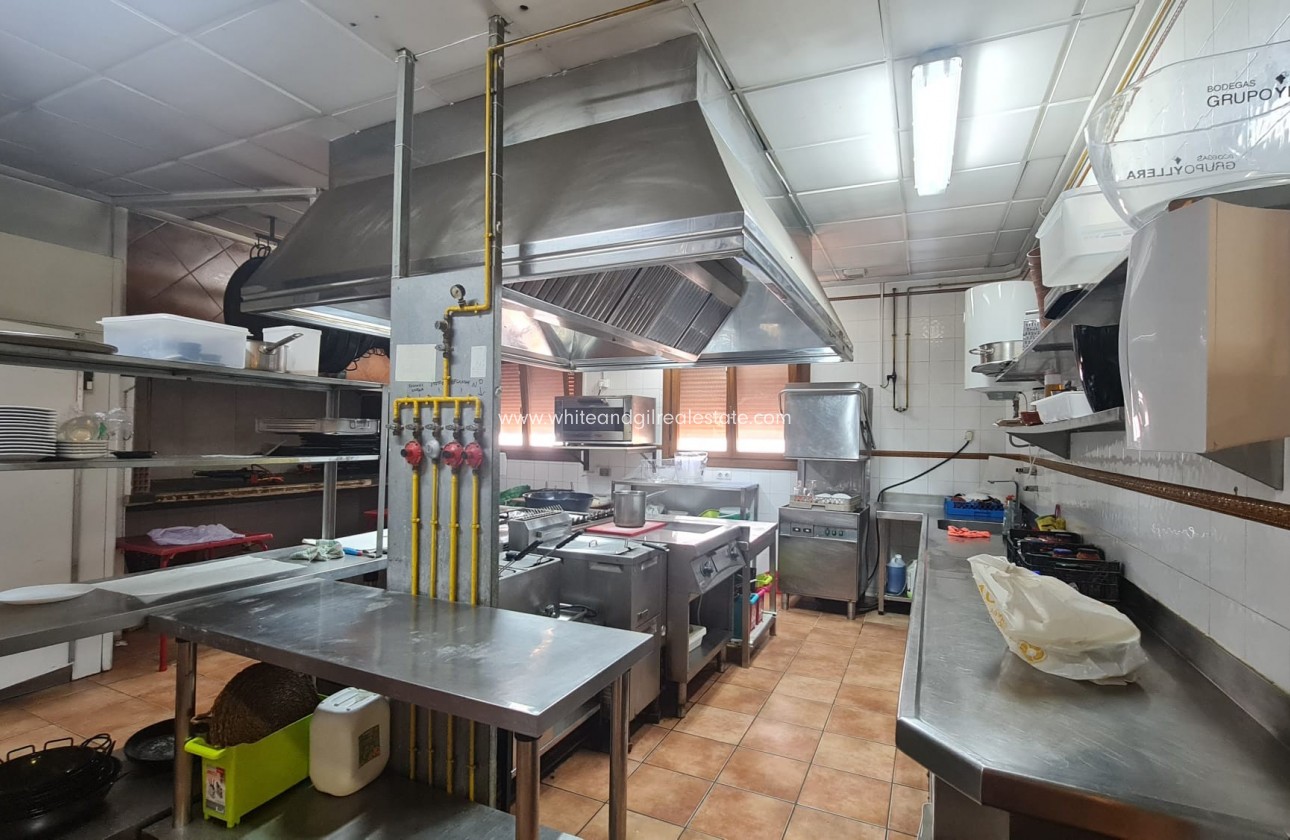 Sale - Villa  - Petrer - Rural location