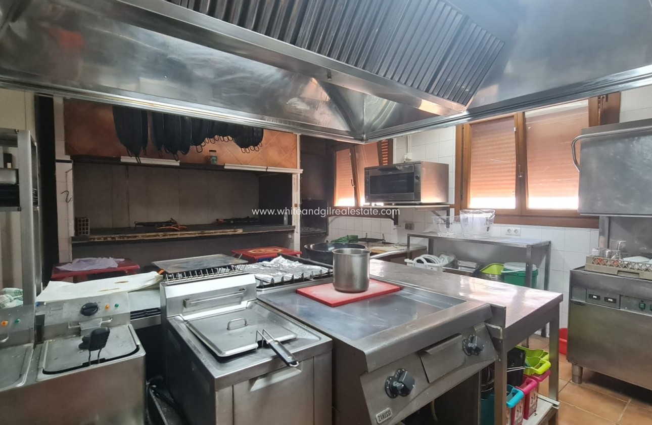 Sale - Villa  - Petrer - Rural location