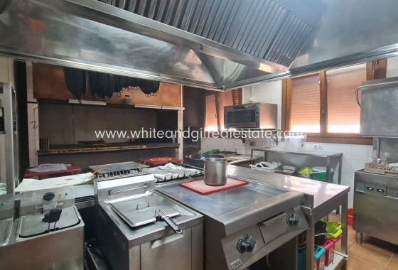 Sale - Villa  - Petrer - Rural location