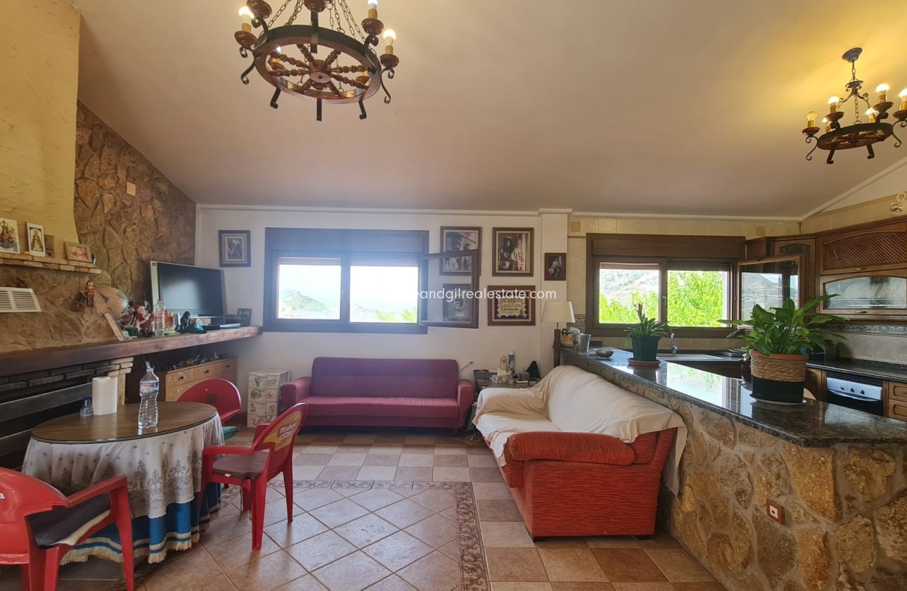 Sale - Villa  - Petrer - Rural location