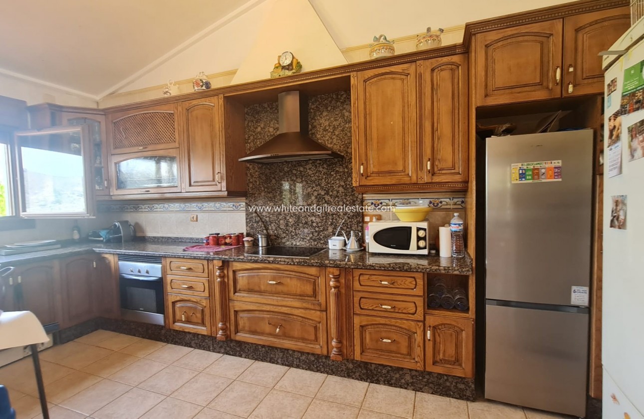 Sale - Villa  - Petrer - Rural location