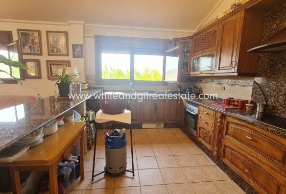 Sale - Villa  - Petrer - Rural location