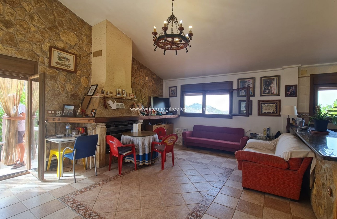 Sale - Villa  - Petrer - Rural location