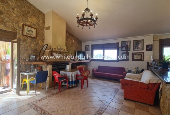 Sale - Villa  - Petrer - Rural location