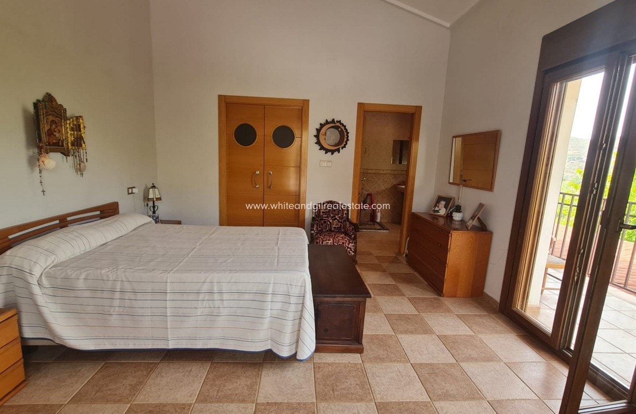 Sale - Villa  - Petrer - Rural location