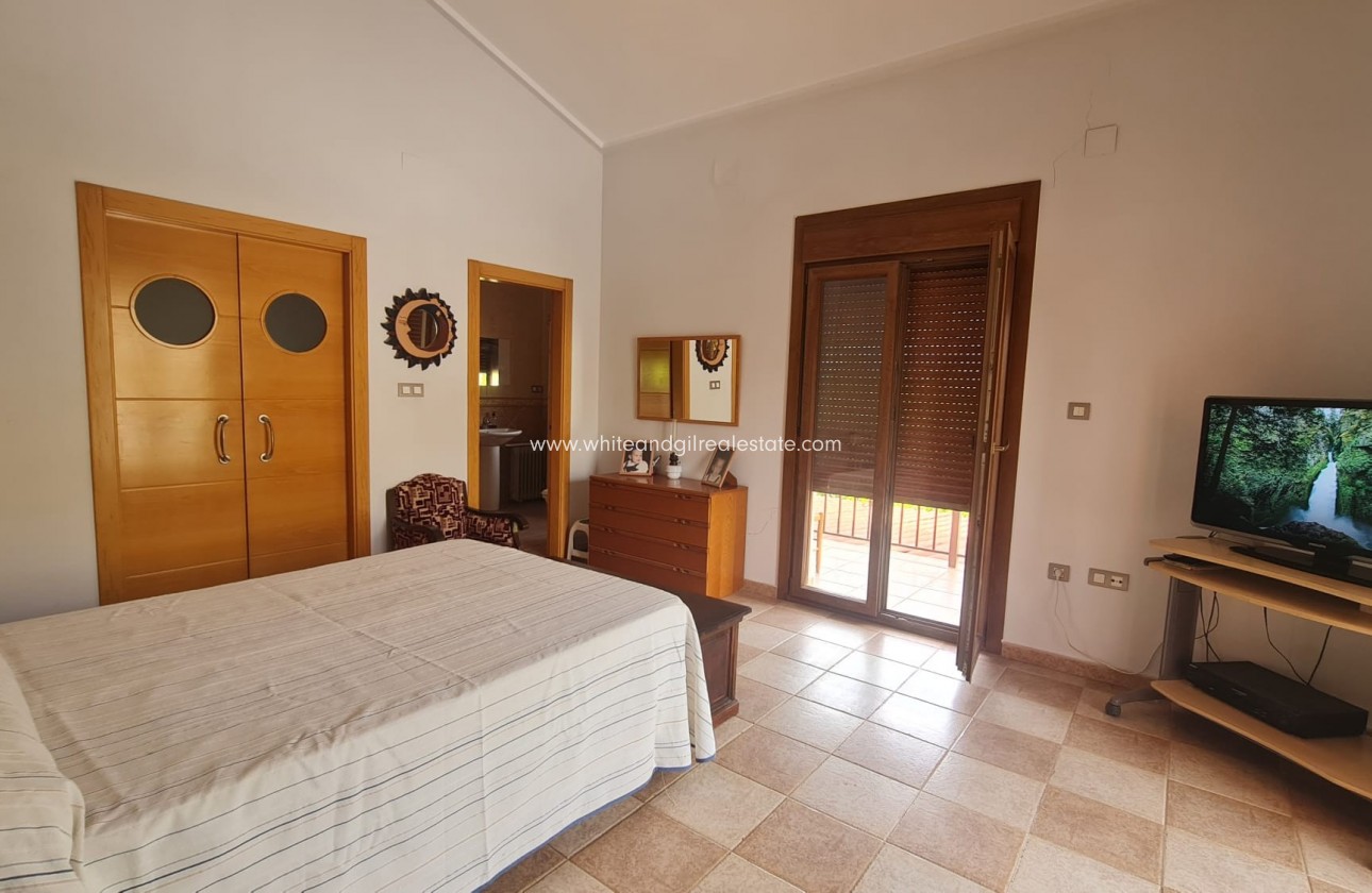 Sale - Villa  - Petrer - Rural location