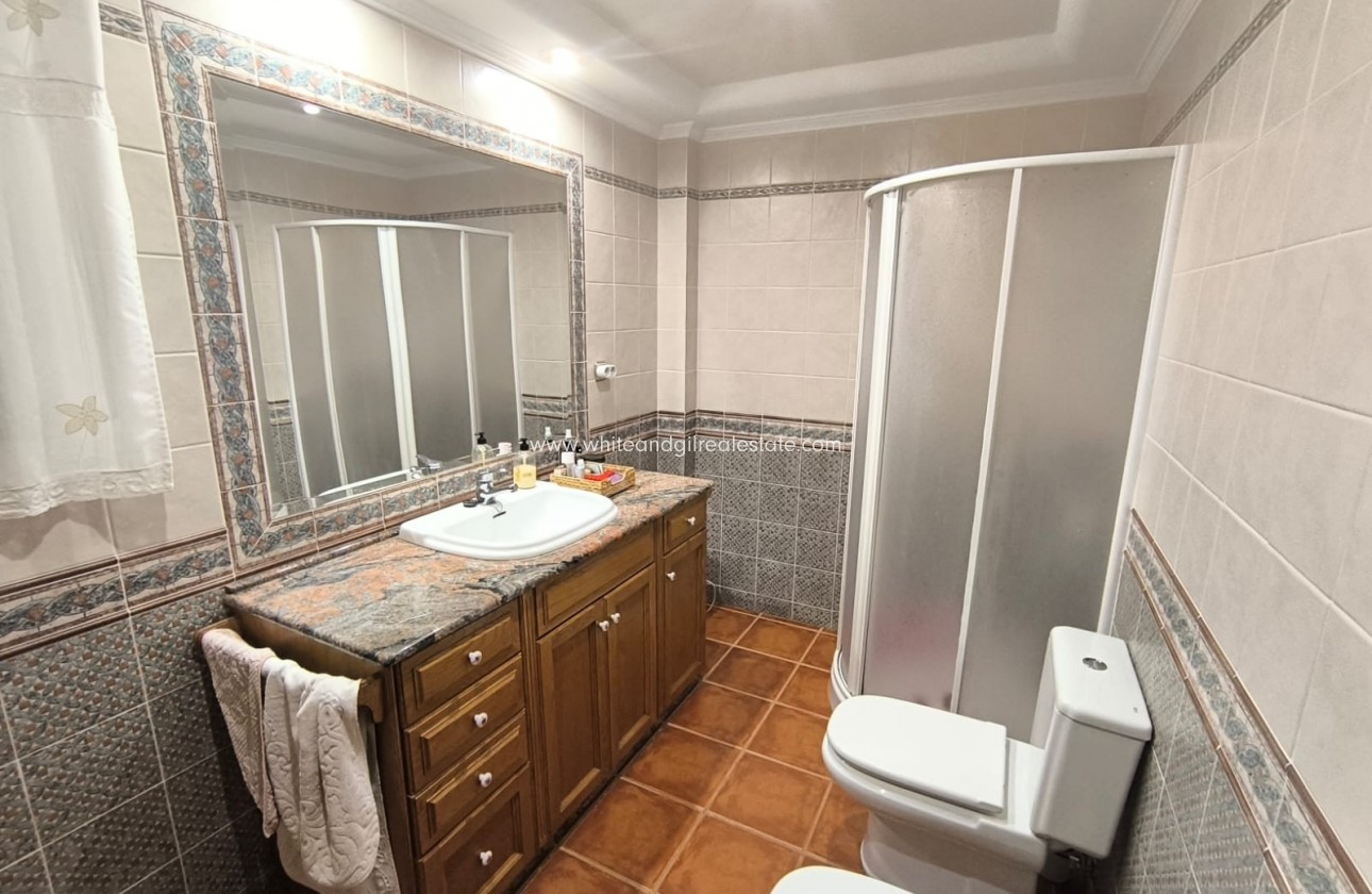 Sale - Villa  - Yecla - Edge of town