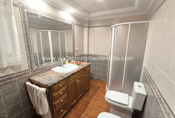 Sale - Villa  - Yecla - Edge of town