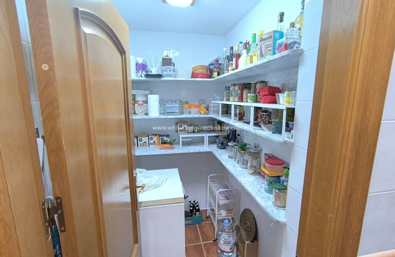 Sale - Villa  - Yecla - Edge of town