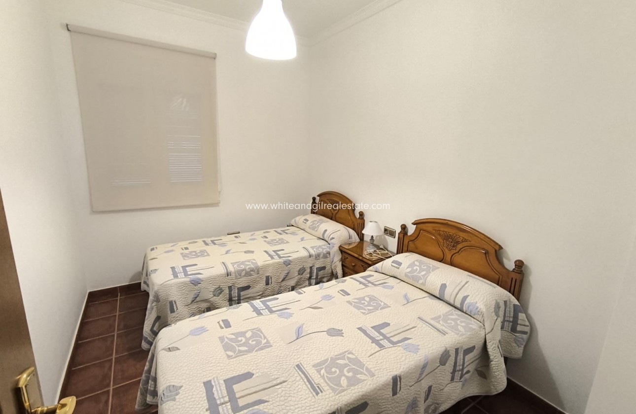 Sale - Villa  - Yecla - Edge of town