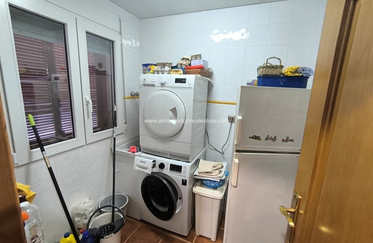 Sale - Villa  - Yecla - Edge of town