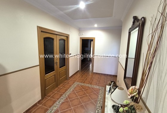 Sale - Villa  - Yecla - Edge of town