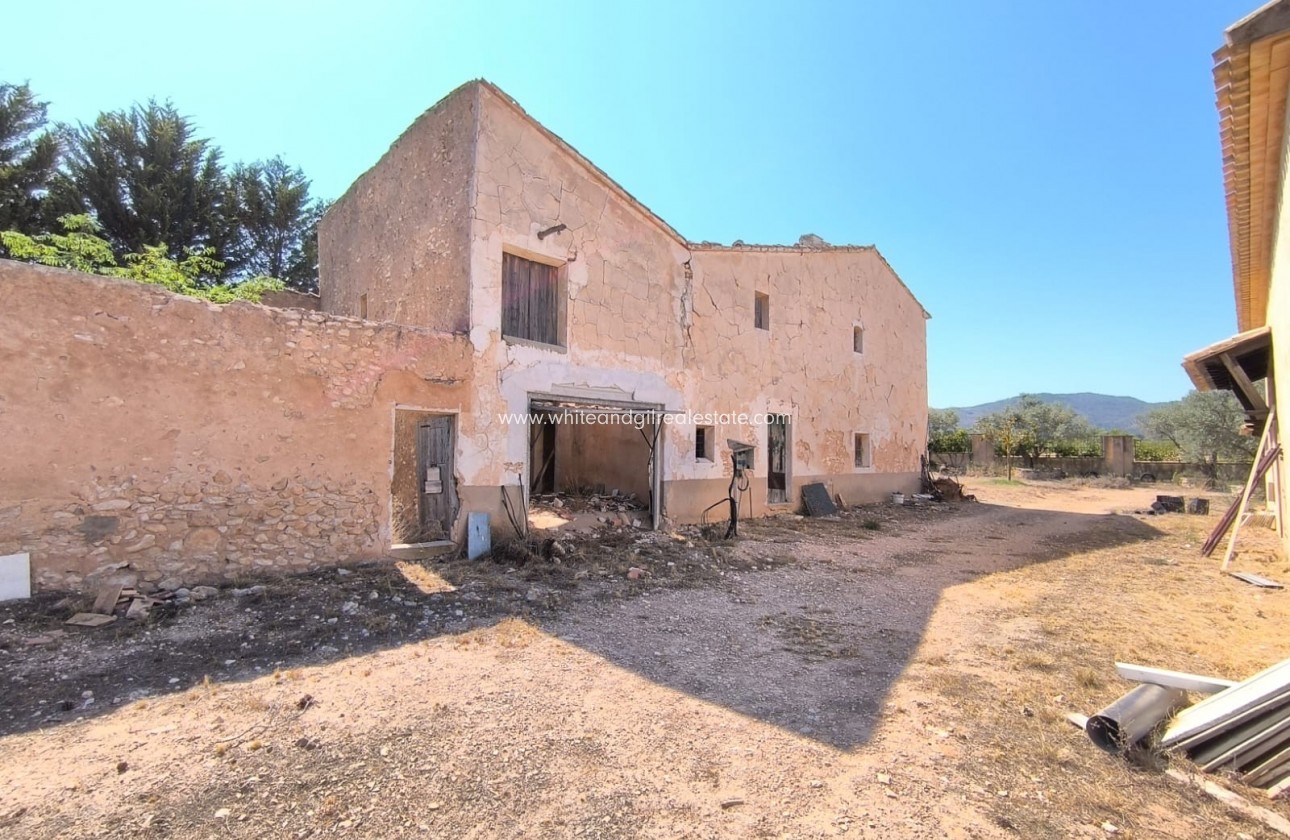 Sale - Country house  - Villena - Rural location