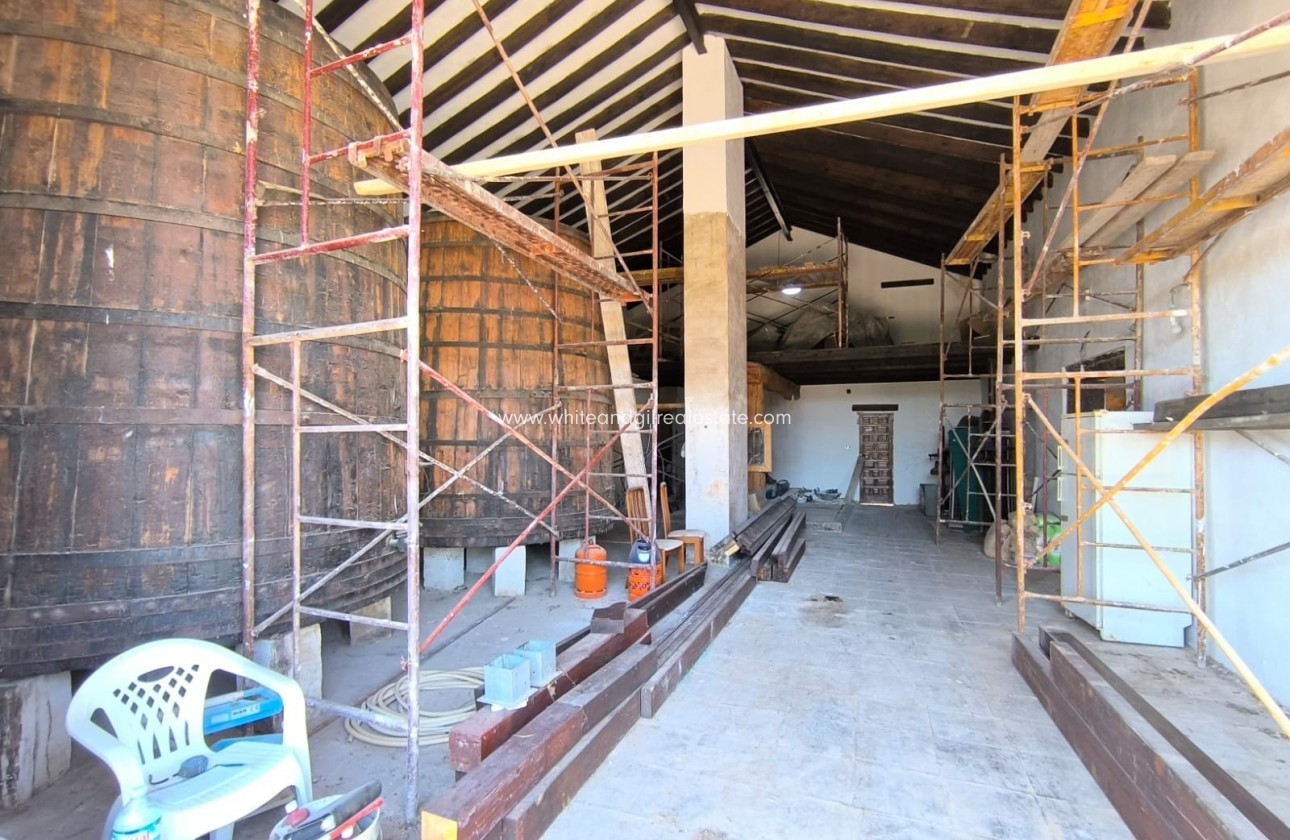 Sale - Country house  - Villena - Rural location