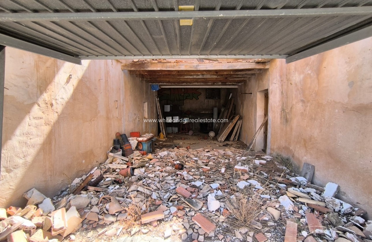 Sale - Country house  - Villena - Rural location