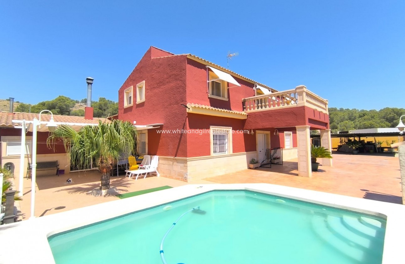 Sale - Villa  - Yecla - Edge of town